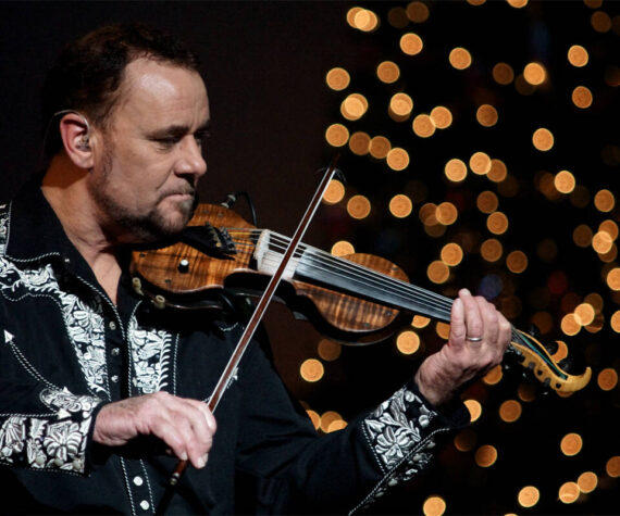 Experience the magic of Christmas with Christmas in Washington’s concert series featuring Geoffrey Castle!