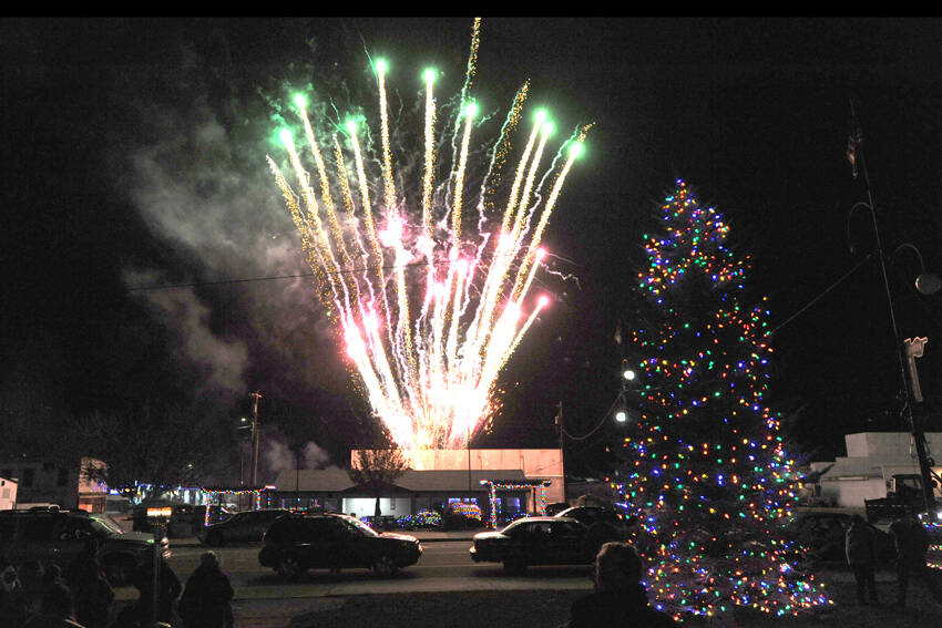 The Oroville Chamber will be having their annual Officer Installation and Awards Banquet this Saturday. The organization will recall the several events they sponsored in 2024, including the annual Christmas Tree Lighting which ended in a grand finale of fireworks provided by chamber member Discount Fireworks. Gary De Von/GT File Photo