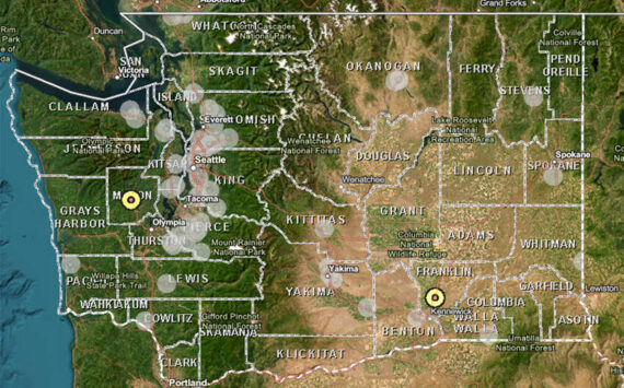 A screenshot of the WSDA online <a href="https://links-2.govdelivery.com/CL0/https:%2F%2Fwww.arcgis.com%2Fapps%2Fwebappviewer%2Findex.html%3Fid=5bb22df733ae49b29ac7b3cc3c7fc3e3%26utm_medium=email%26utm_source=govdelivery/1/01010194f62ccd87-c3fb7430-5c94-4c9c-8d7b-6564c6721ac6-000000/y4V3Lqle8Gms232xFcc2xPtE_bWMslk3_E2sNUD8LVU=392" target="_blank" title="https://links-2.govdelivery.com/CL0/https:%2F%2Fwww.arcgis.com%2Fapps%2Fwebappviewer%2Findex.html%3Fid">interactive map</a> that the agency encourages flock owners to visit to check if they are in a surveillance zone. WSDA map.